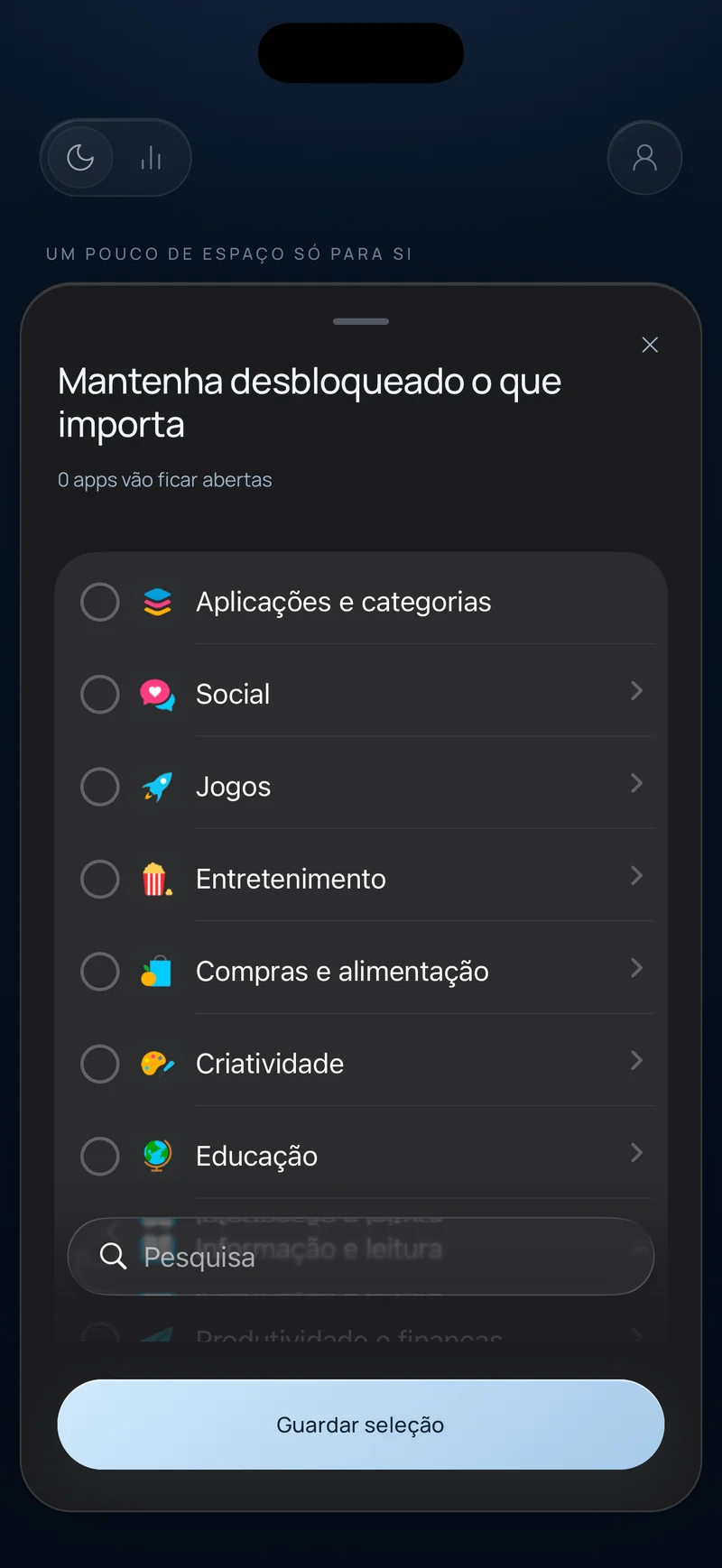 Folha «Mantenha o que importa» do Hermit mostrando categorias de apps como Social, Jogos e Educação, com um campo de busca